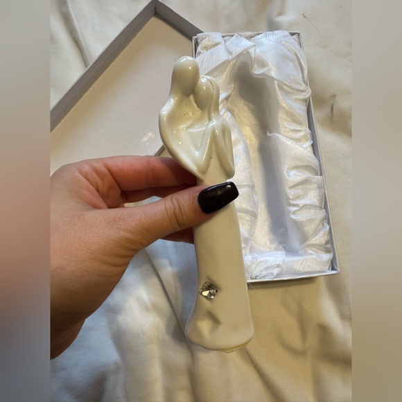 Debora Carlucci Dream Statue - Picture 1 of 3